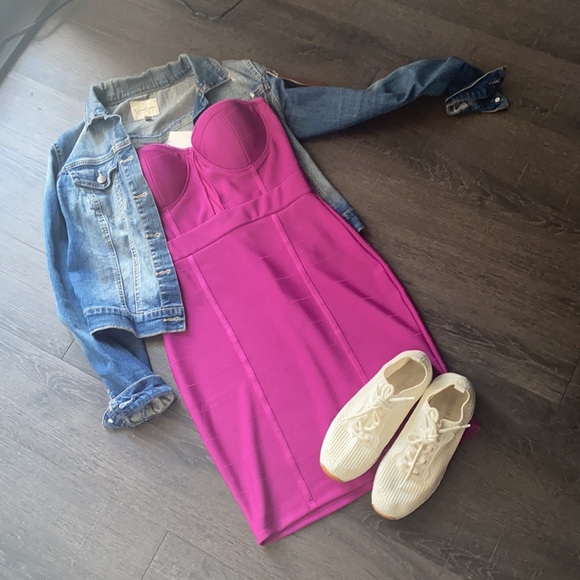 New with tags!   Party dress.  Magenta.   Stretchy fabric.  Built in bra.  Med - Picture 7 of 8